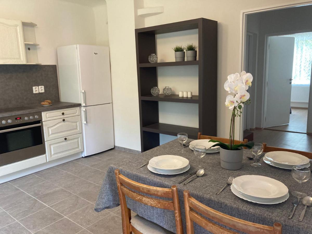 Apartmany Jevany Extérieur photo